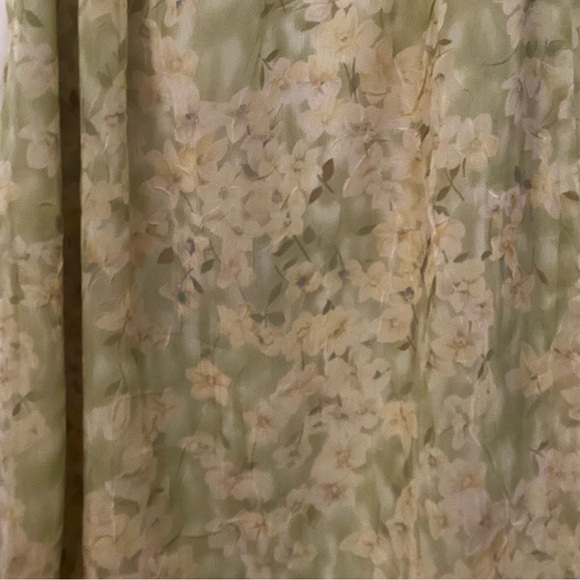 Y2K Requirements Textured Skirt - Picture 4 of 4